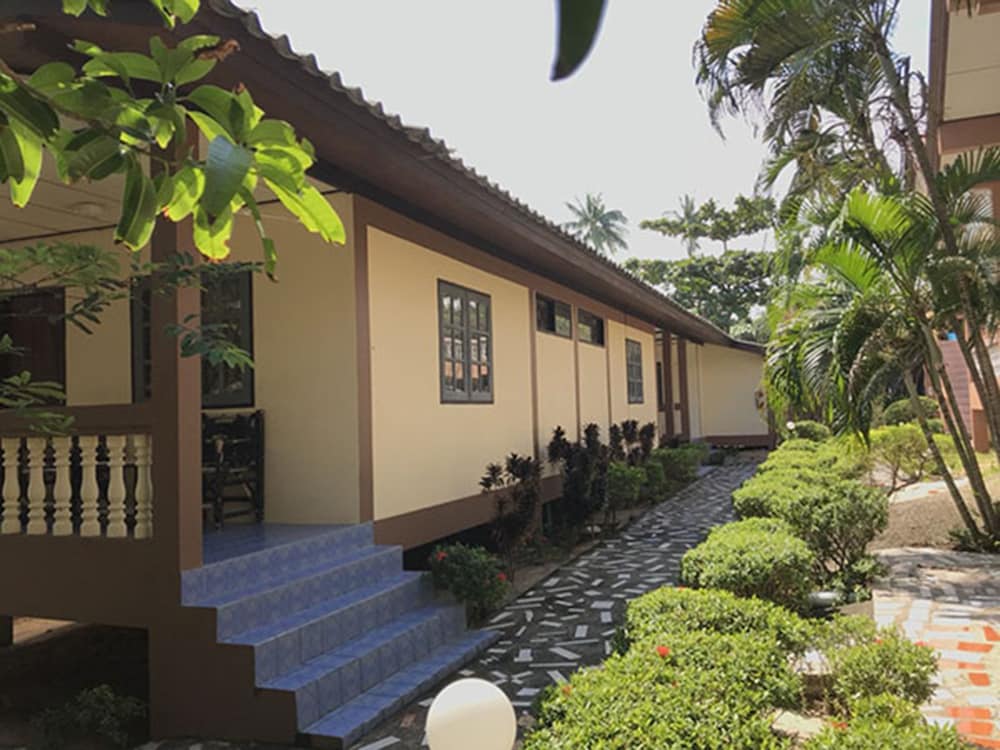 Hotel Paradise Lamai Bungalow - Image 1