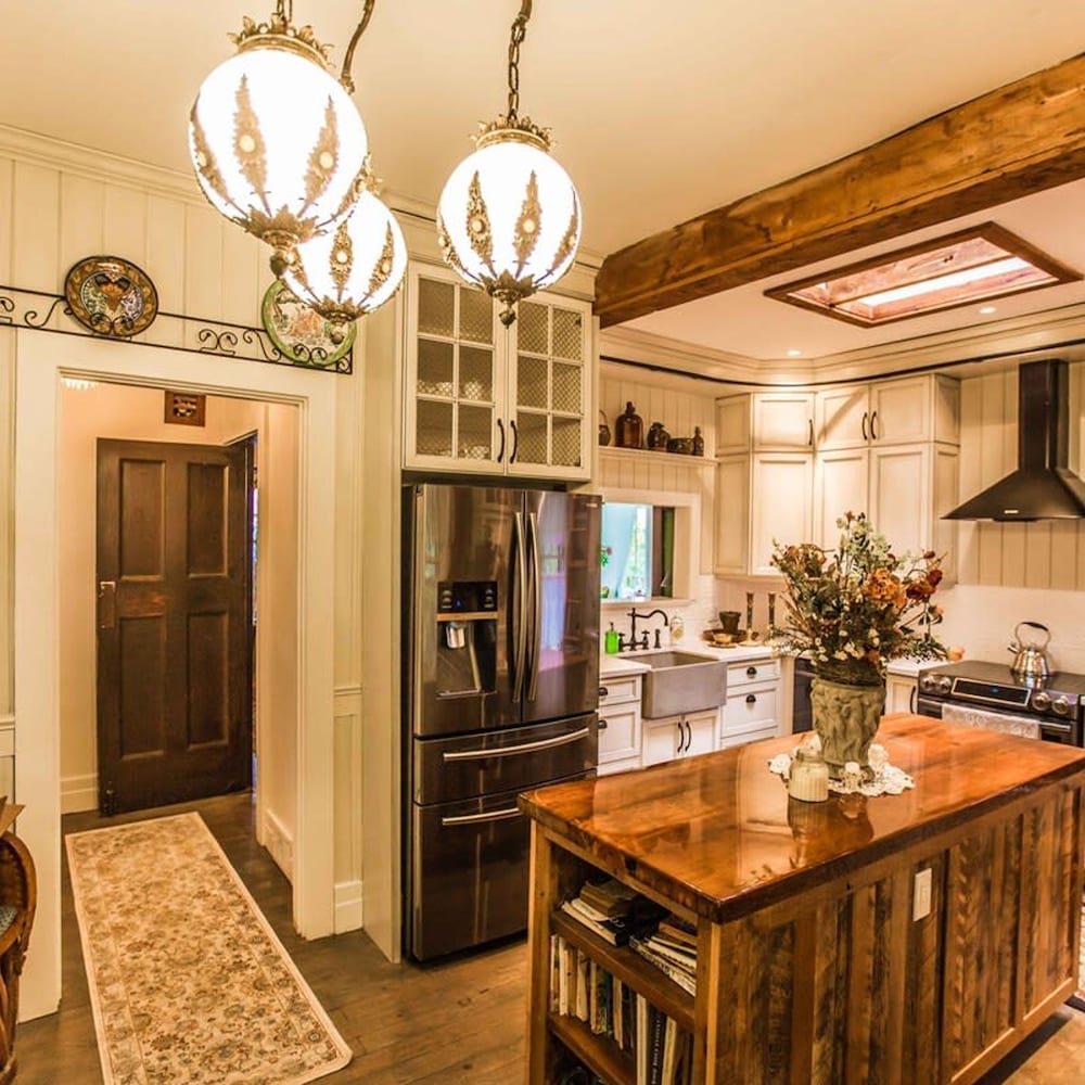 Luxury Waterfront Fairytale Home -carmen Elisabeth