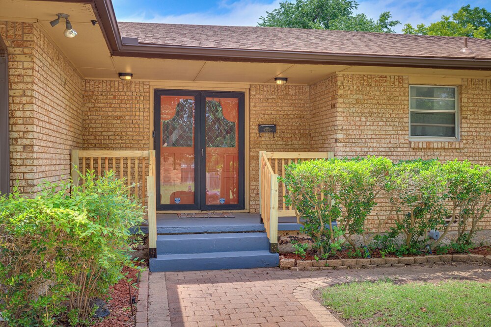 Lawton Home w/ Deck, Near Casinos + Museums! view 5