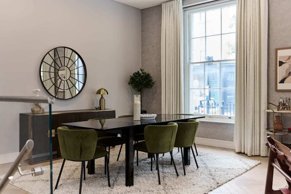 The Westbourne Park Place - Elegant 3bdr Flat