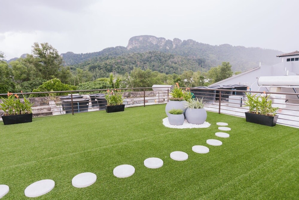 Lux 6BR Home Private Rooftop Garden Kemensah KL