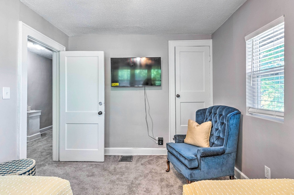 Near Family Fun! Centrally Located Indy Charmer view 4