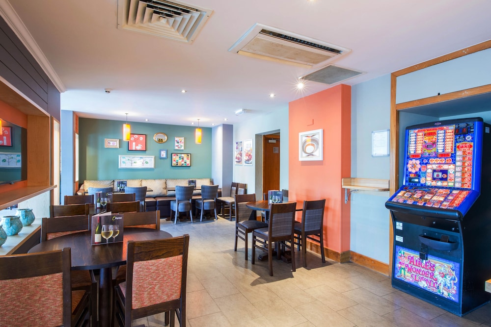 Premier Inn Poole North, photo 18