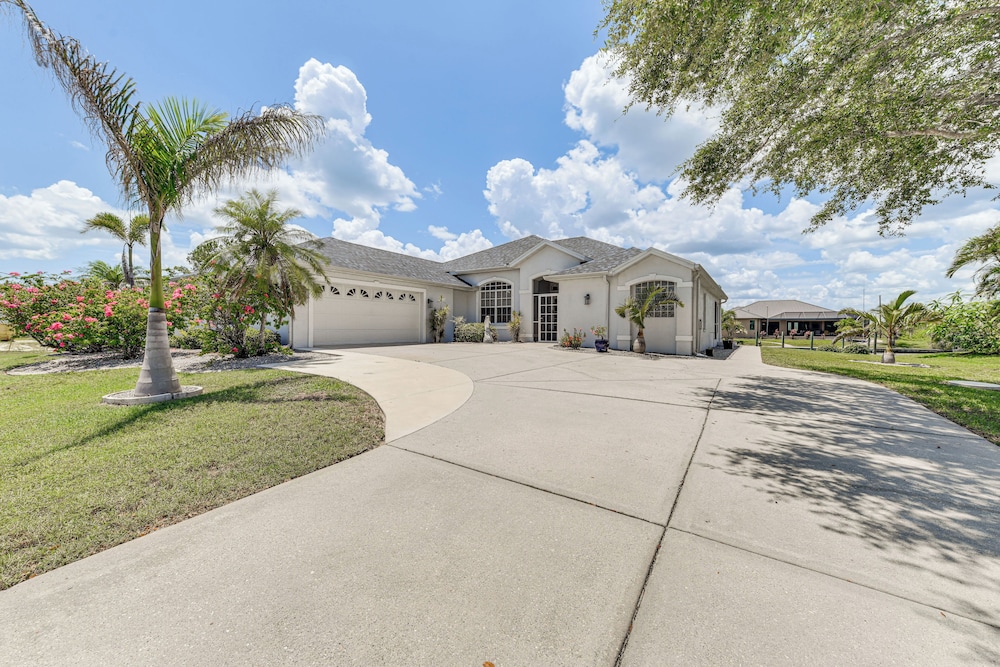 12 Mi to Gulf: Port Charlotte Home w/ Boat Dock