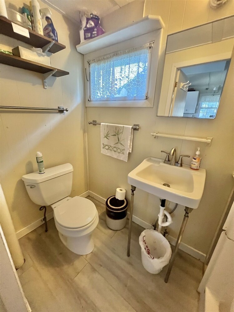 Ward's Cove Limit 4 2 Bedroom Cottage