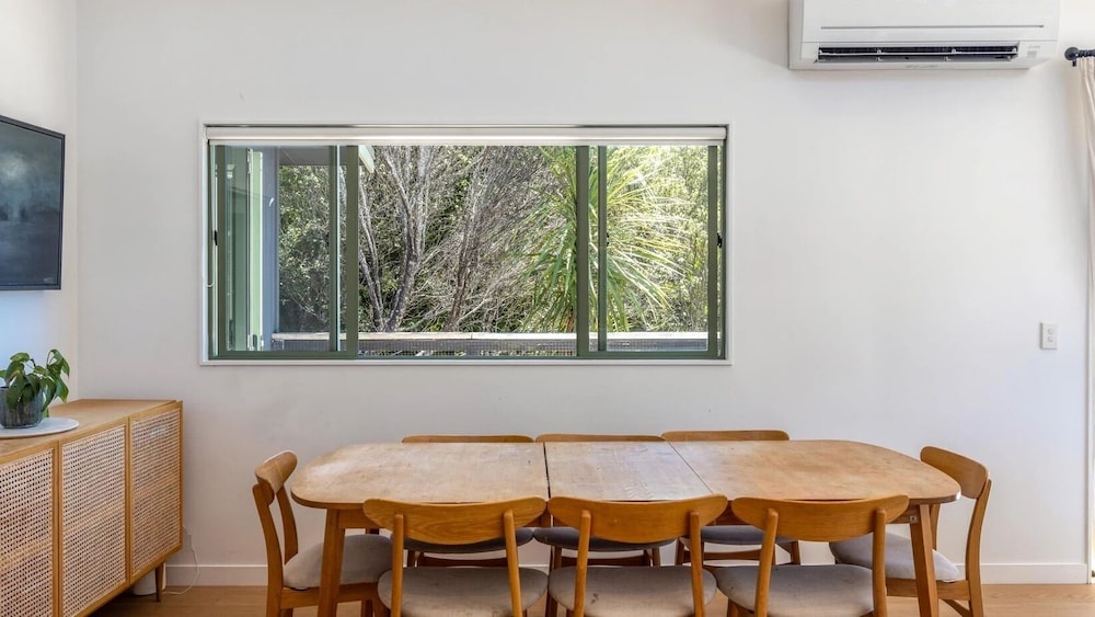 Onetangi Seaview Residence