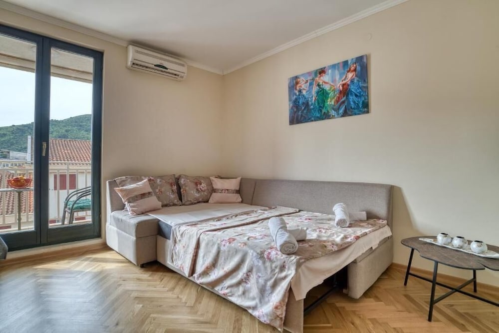 Comfort apartments near the beach