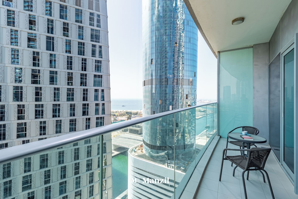 Manzil - 2BR in Dubai Marina w Sea View
