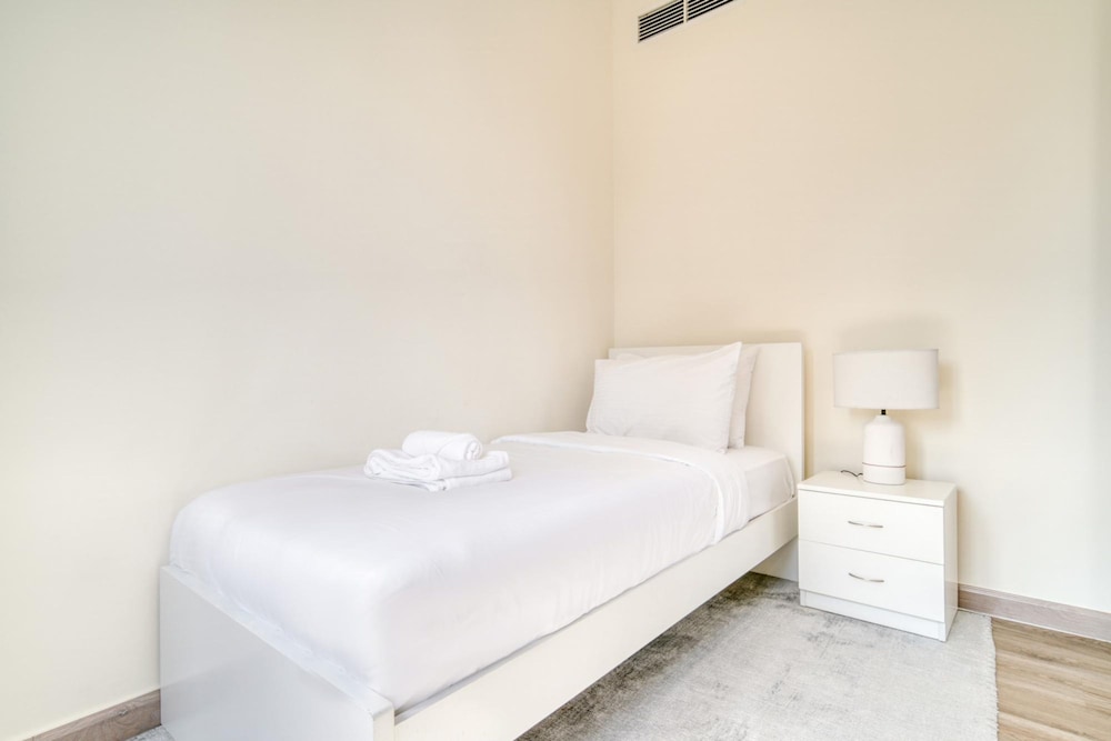 Upscale 2BR w Burj Khalifa Fountain Views