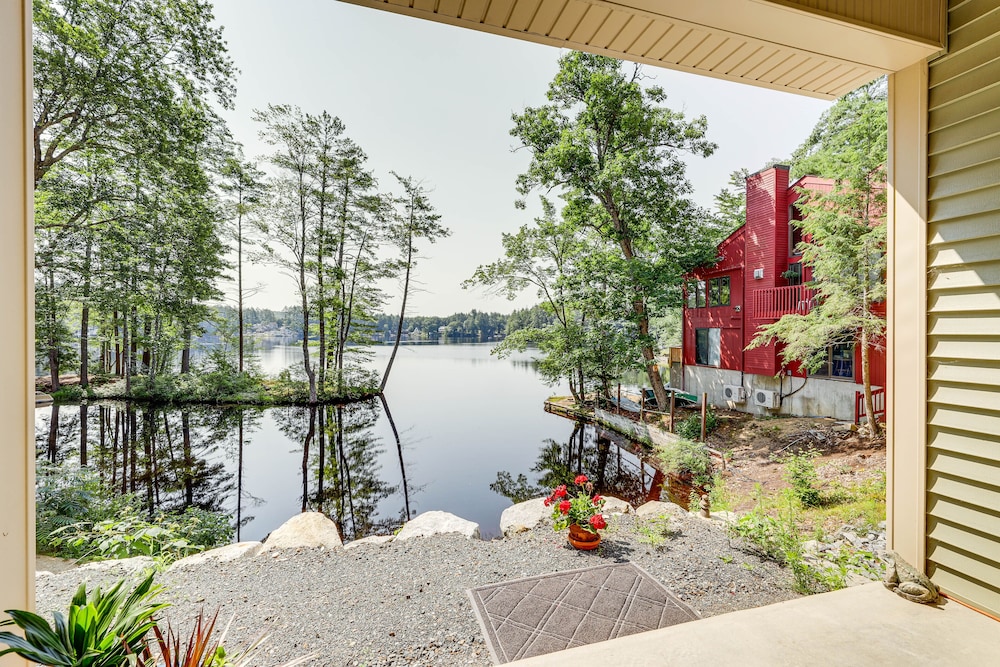 Lakefront Orange Vacation Rental - Pet Friendly!