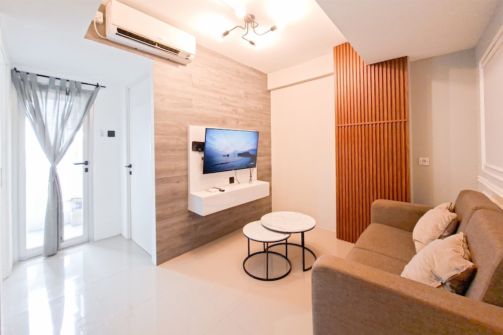 Modern Minimalist 2Br At Urbantown Serpong Apartment