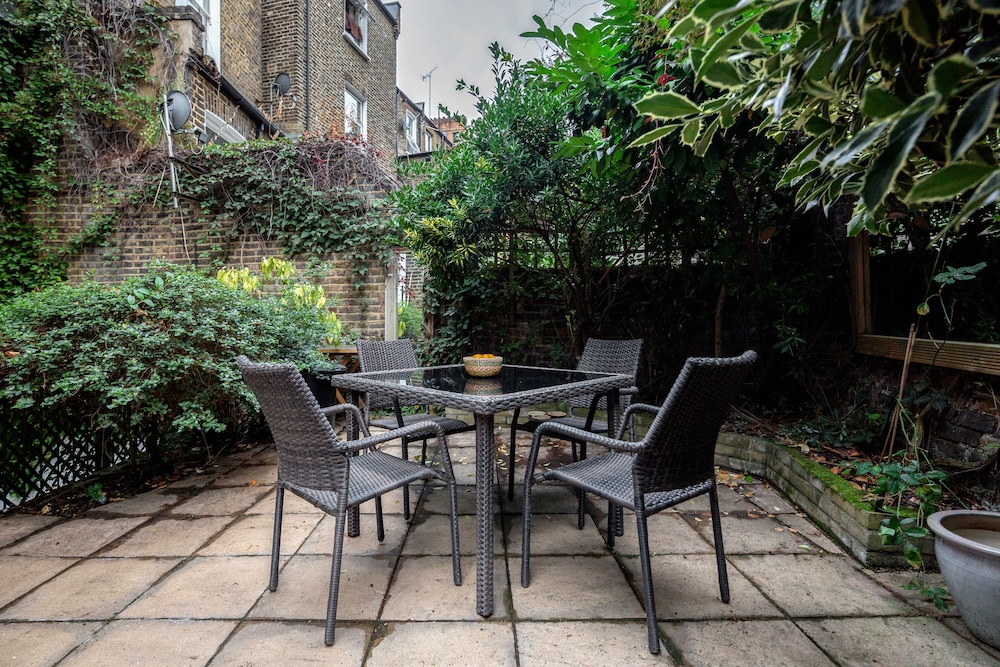 outdoor bbq area