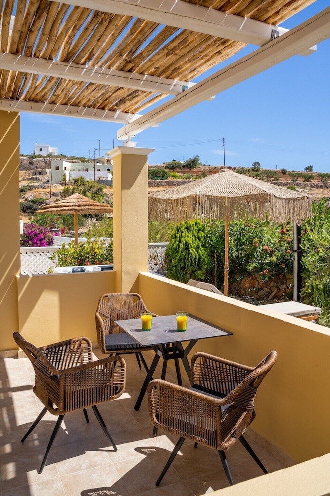 Elaia Villas