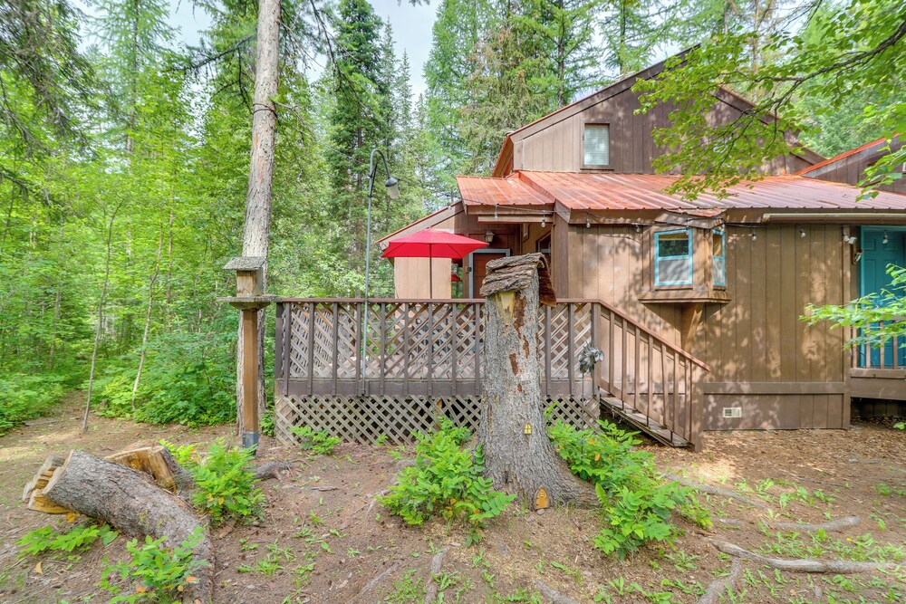 Hungry Horse Cabin w/ Gas Grill, Near Glacier! view 2