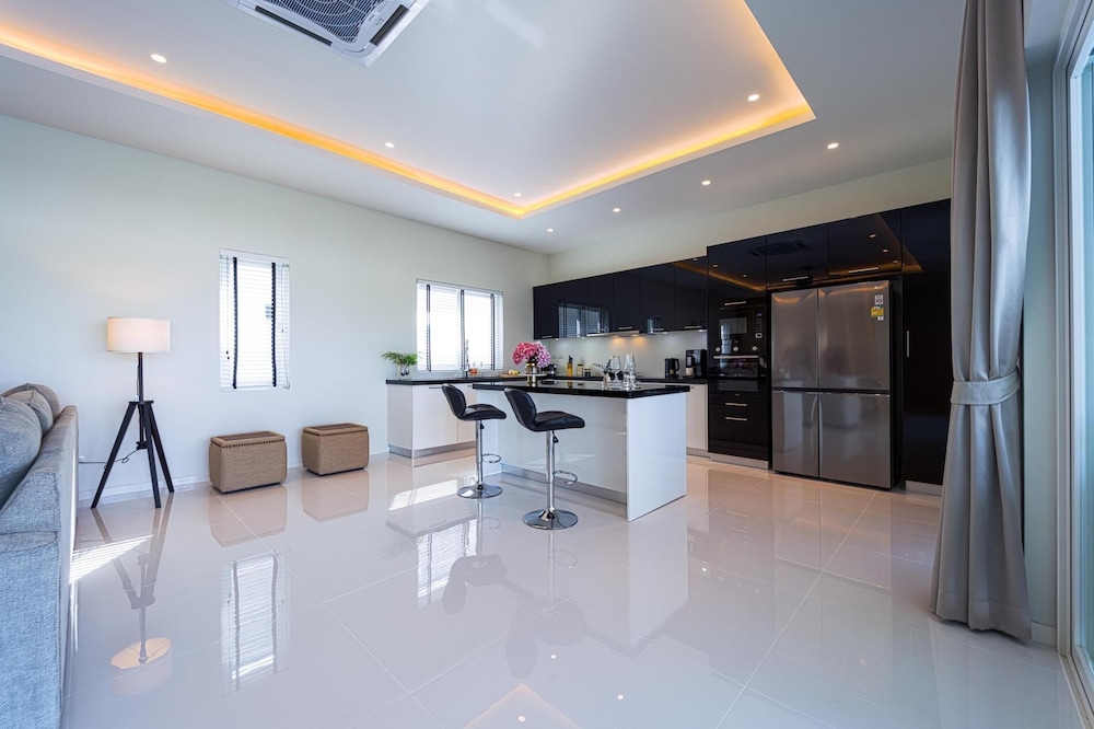 Modern 3 Bedroom Villa AS1