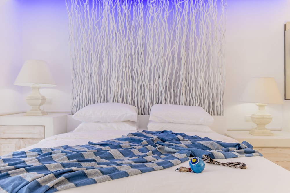 Kouros Home Hotel