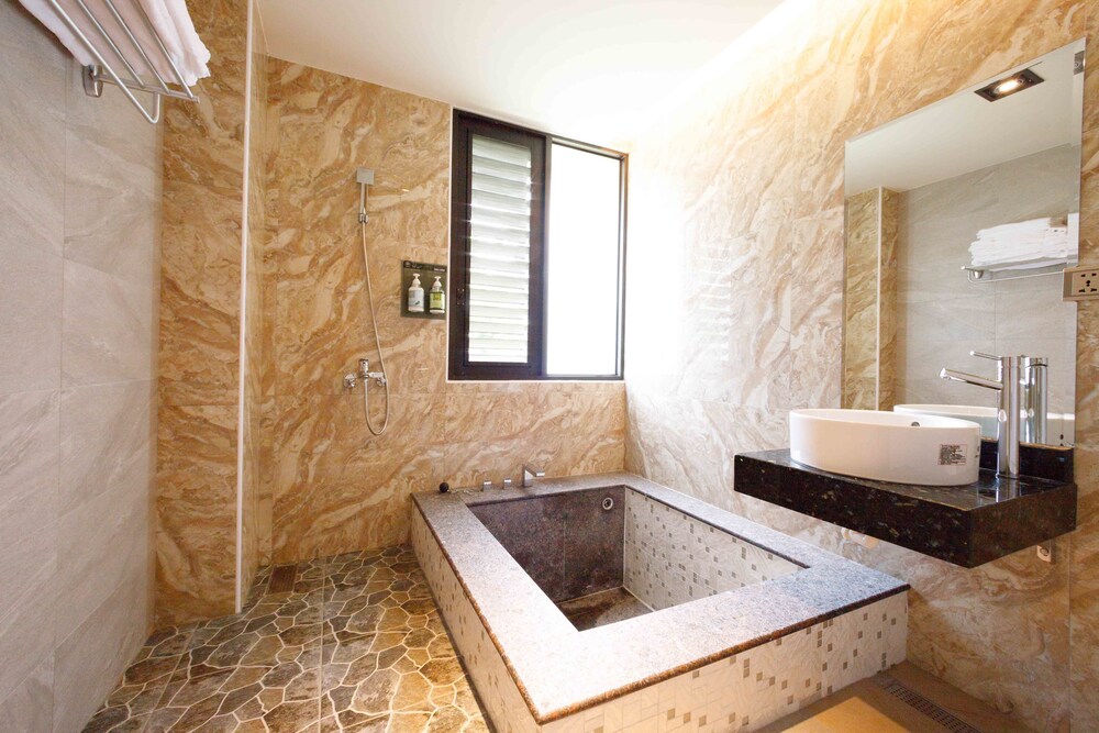 Huaman hot villa