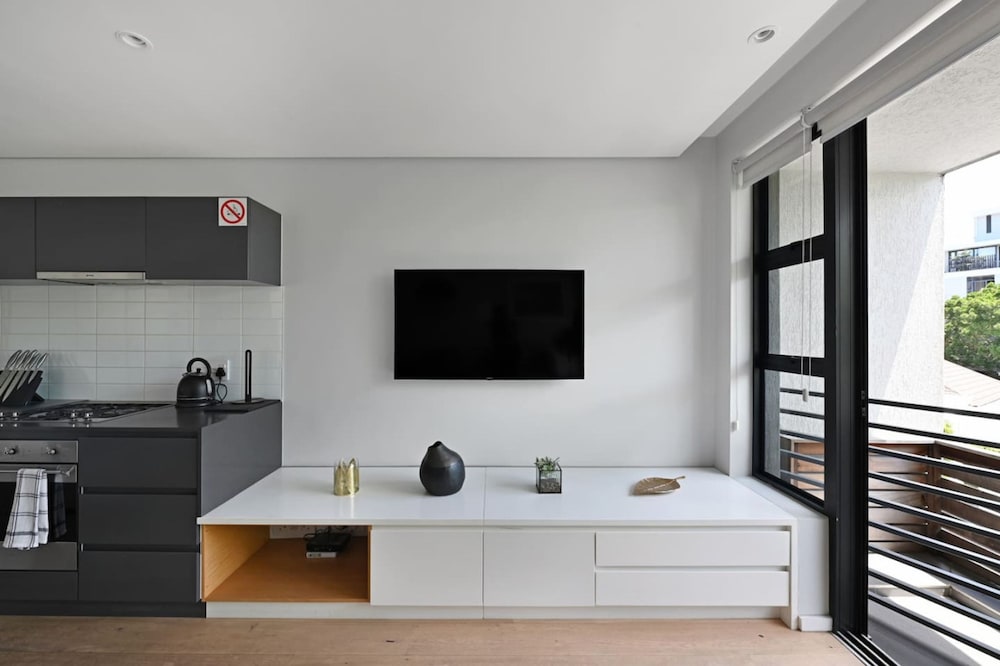 Quiet 2-bed Green Point Retreat Rooftop Pool BBQ