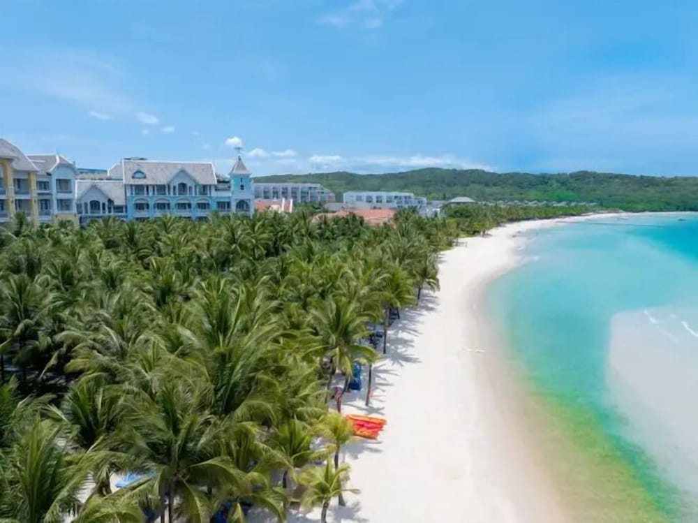 PQ Tropical Village