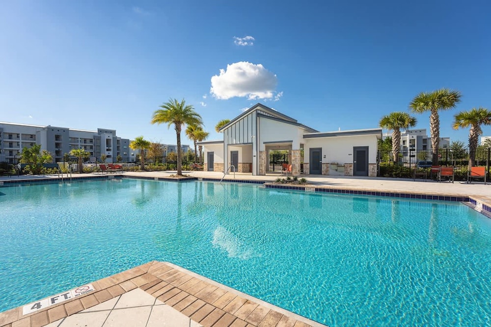 Beautiful Decor 2BR Apartment Near Disney