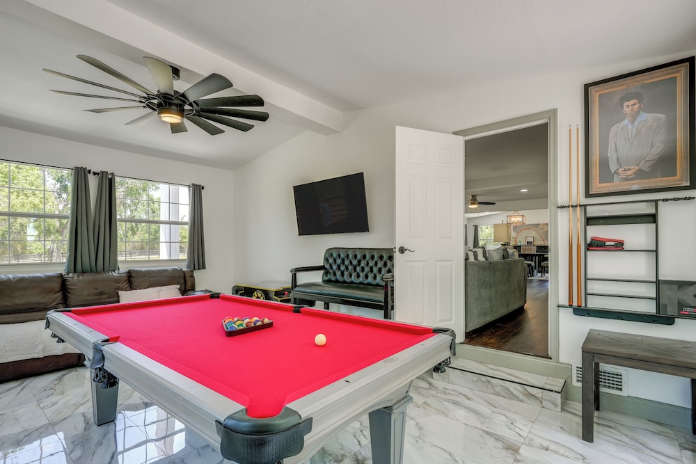 Pool Table, Fire Pit: Spacious Home in Dover!