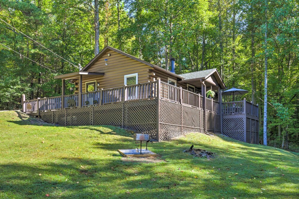 Near Car Shows: Cosby 'cozy Cove' Cabin w/ Deck