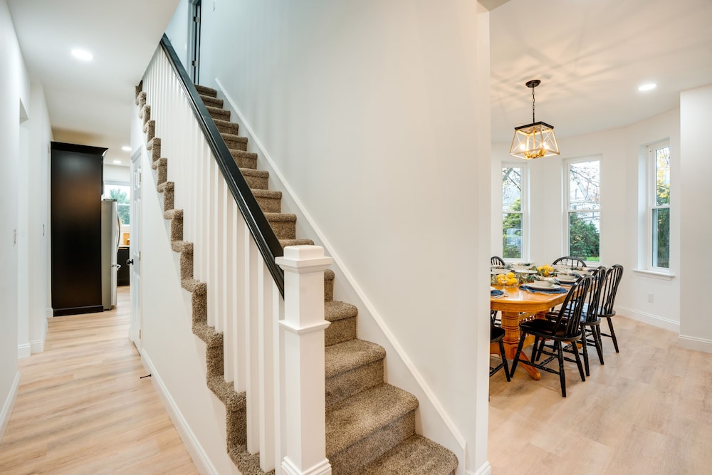 Family-friendly Hatfield Home: 3 Mi to Downtown! - Property Image 15