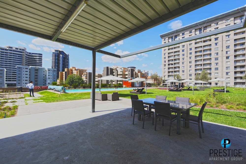 Prestige Apartment Sandton at Westpoint