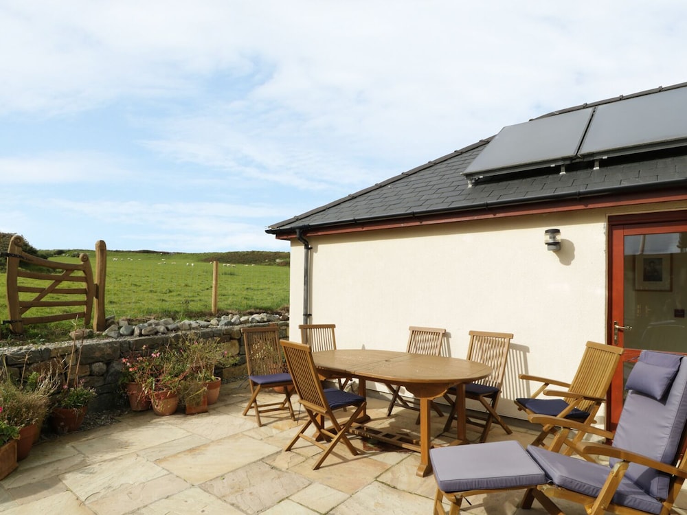 Manaros Cottage