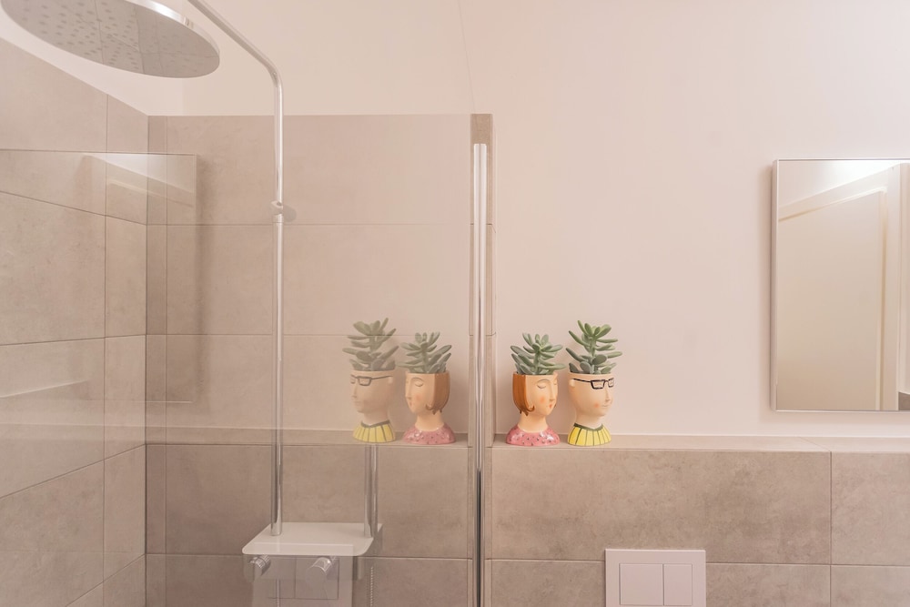 Lake Holiday Como by Rent all Como