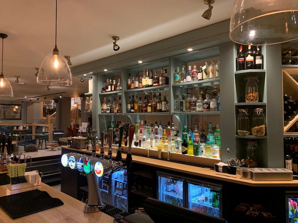 Romsey Vacations - Potters Heron Hotel - Property Image 12