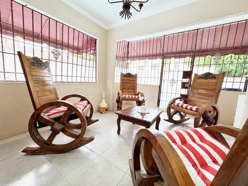 Jacuzzi Haven Villa!