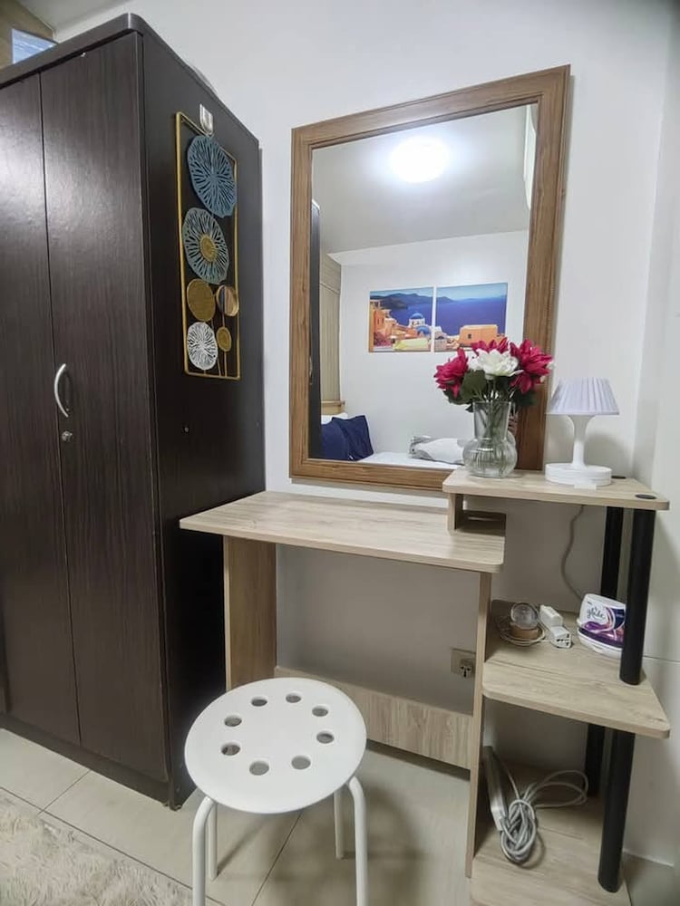 The Golden Shore Suites
