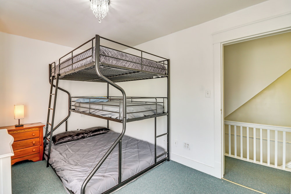 Walkable Abode in Stroudsburg's Business District!