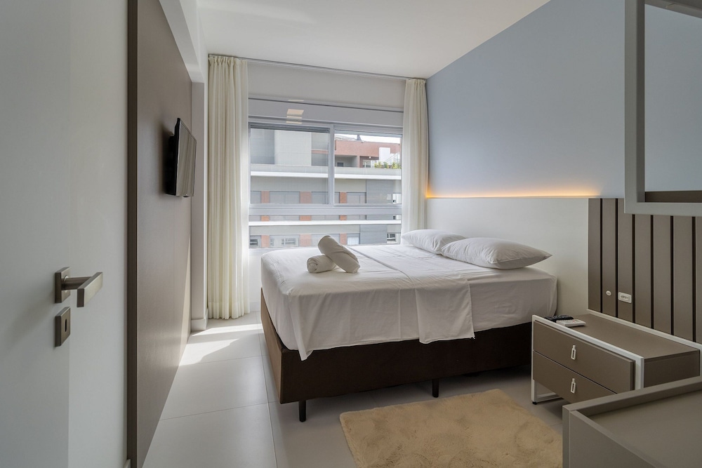 Modern duplex w/jacuzzi 240m beach JRR410
