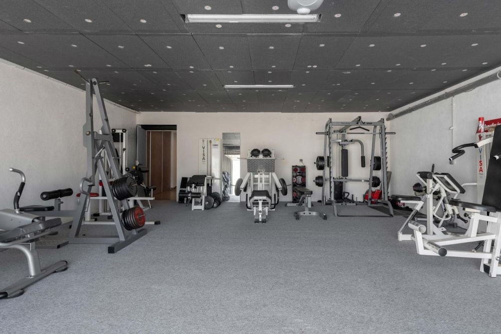 Villa With Heated Swimming Pool spa gym and Cinema