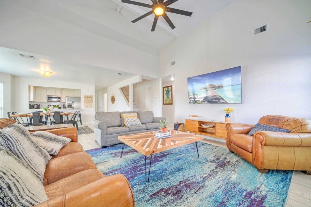 Sleeps 20! 2 Homes Near the Beach, Private Pools, Gameroom, Large Family Retreat