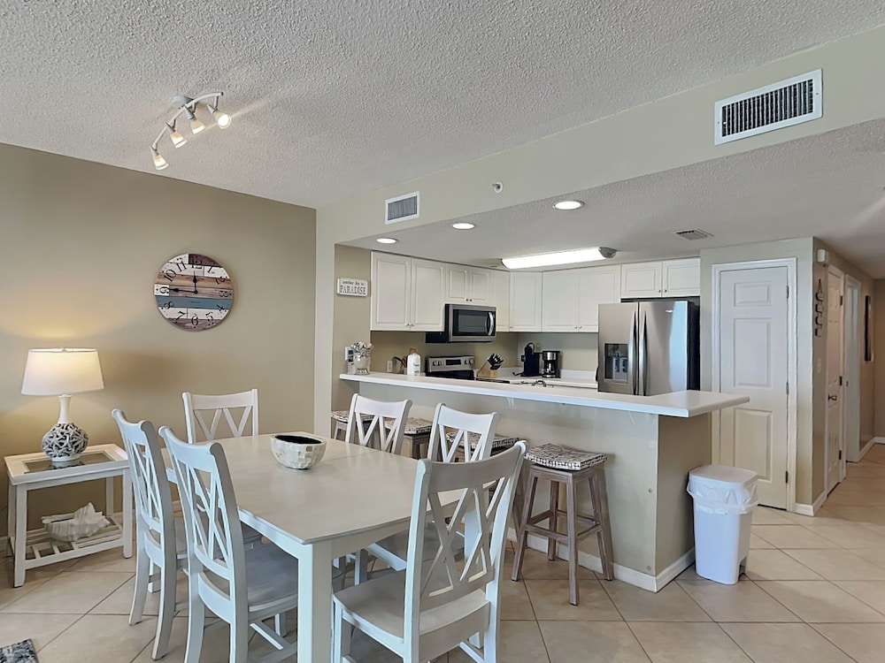 Emerald Key #602 by Southern Vacation Rentals