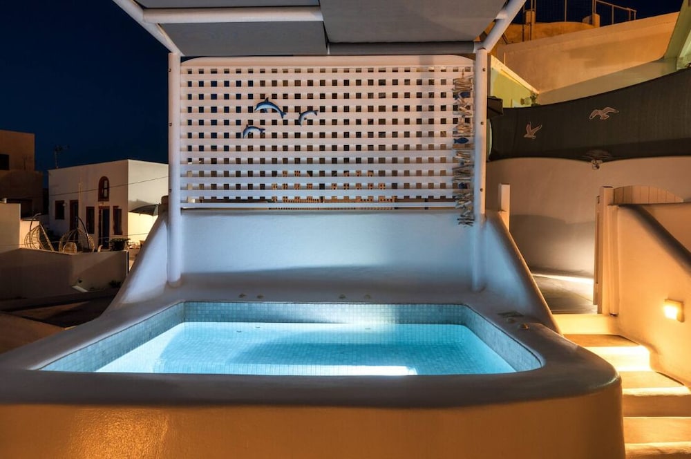 Astrea Suites Feggaropetra Cave House