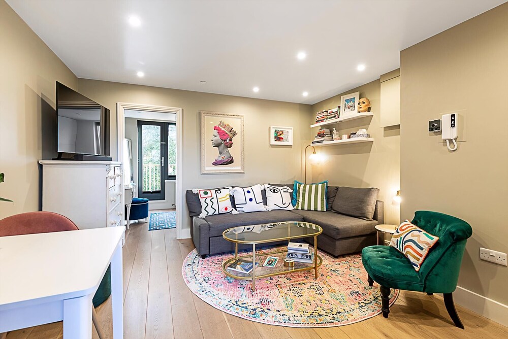 A Stylish Haven Near Portobello Road