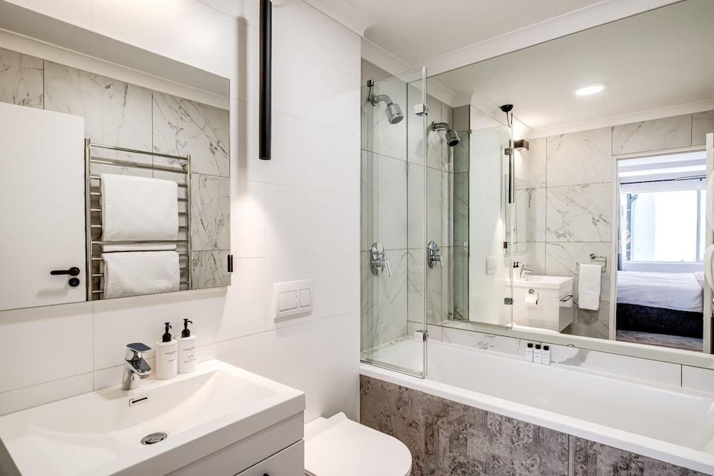 Green Point Modern 2bed Apartment Azura Atlantic