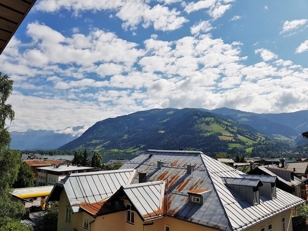 Zell City Exclusive Lodges - Penthouse Mandalisa