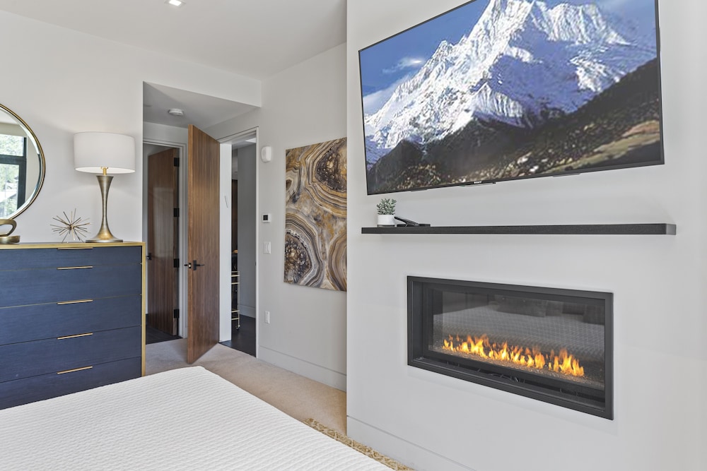 One Empire Pass Lodge at Deer Valley Resort - Two Bedroom Residence #105 2 Condo