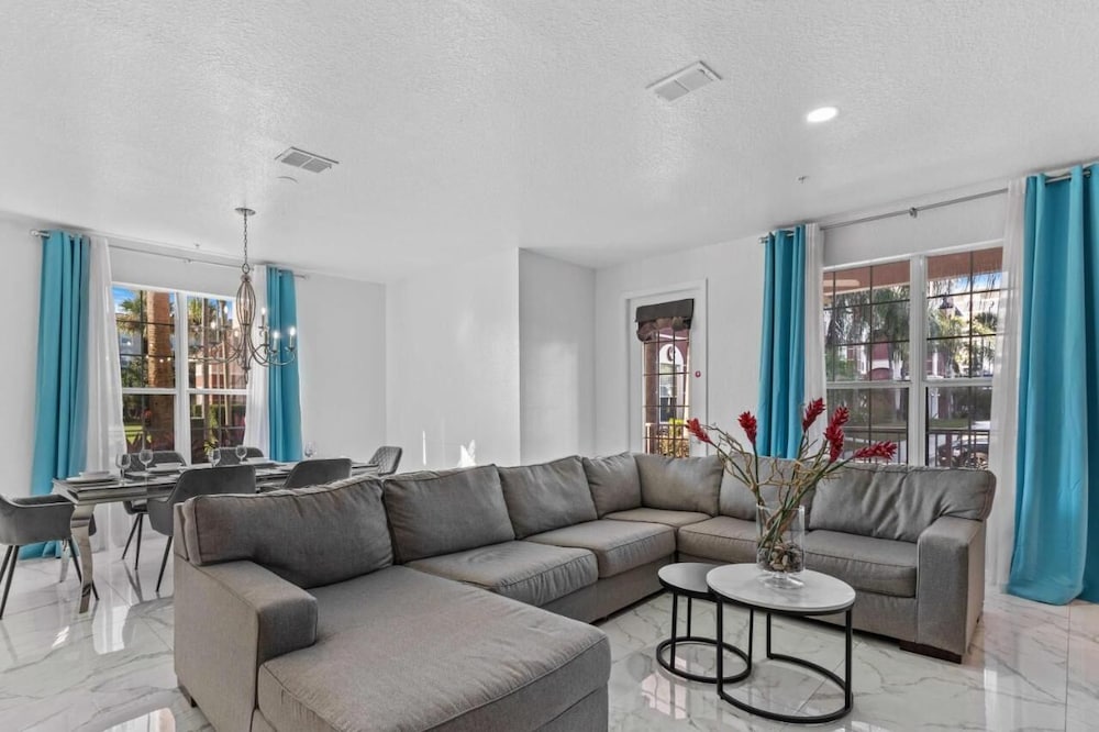 Vista Cay Swanky