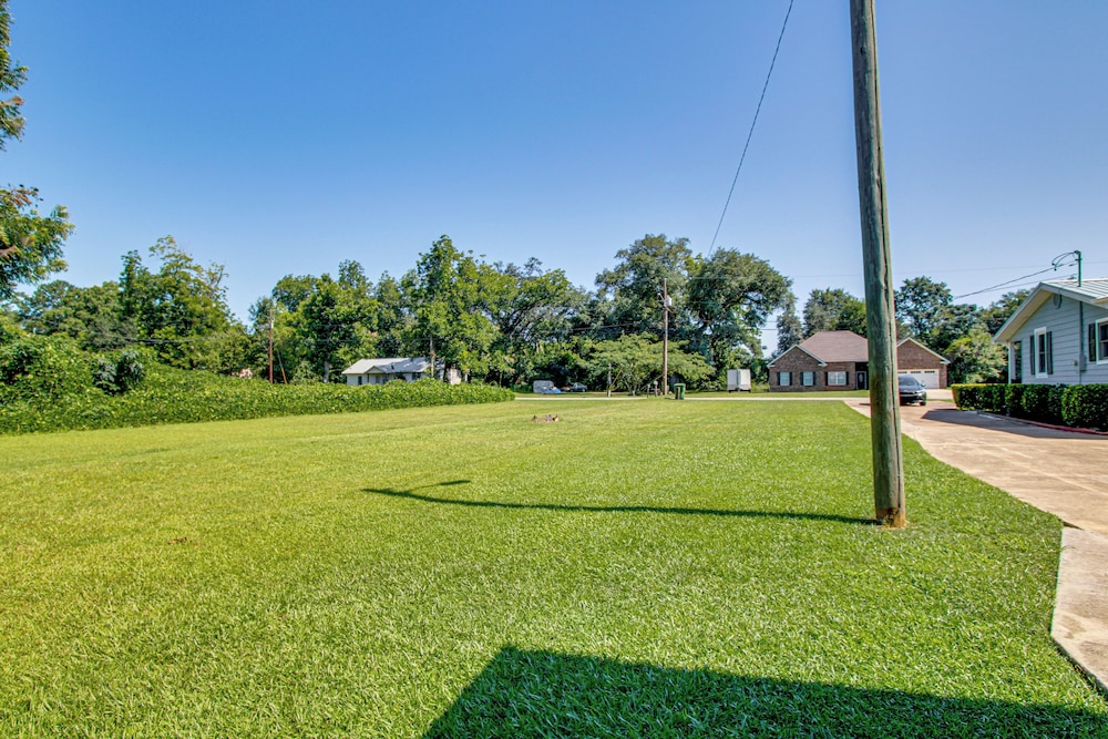 2 Mi to Shops & Eats: Family Home in Donalsonville
