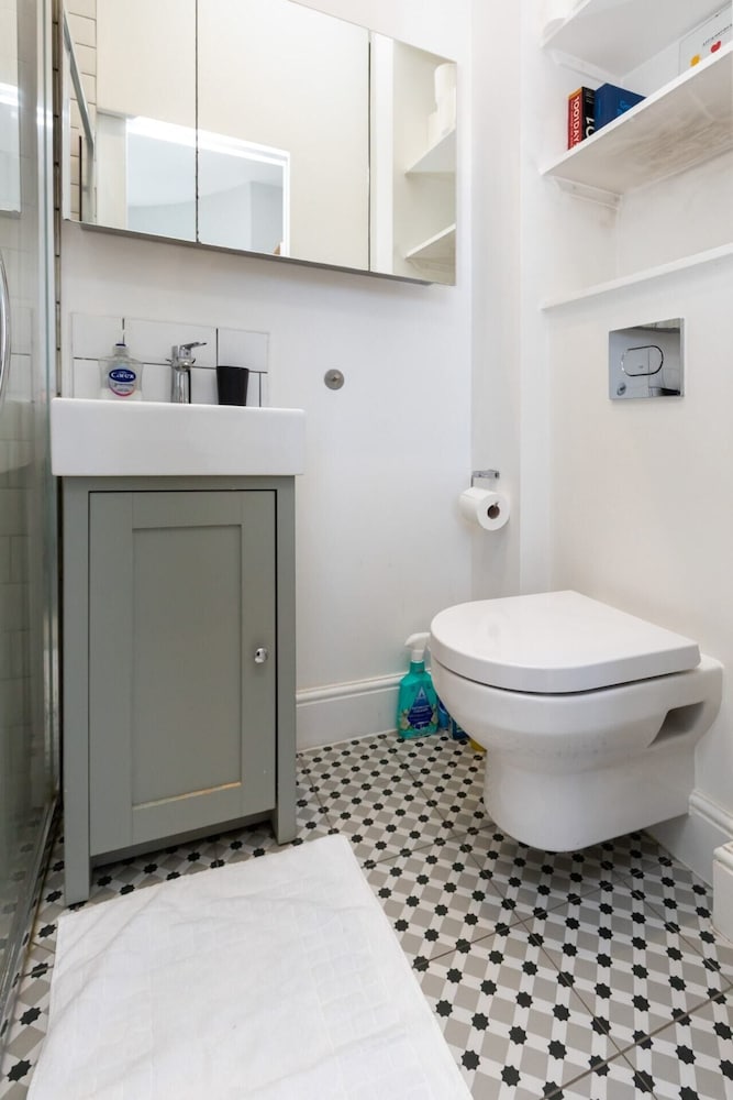 Beautiful and Light 1 Bedroom Flat Near Hackney Central