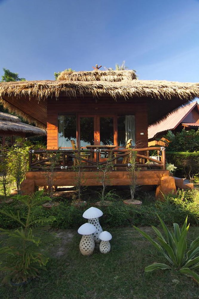 Palm Leaf Resort
