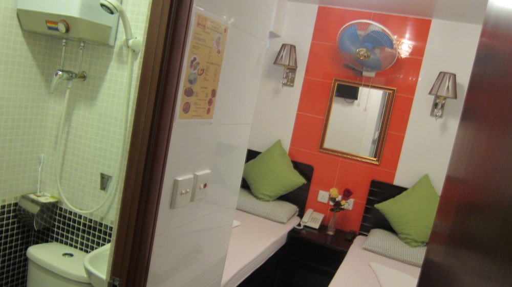 Delta Lounge - Image 2