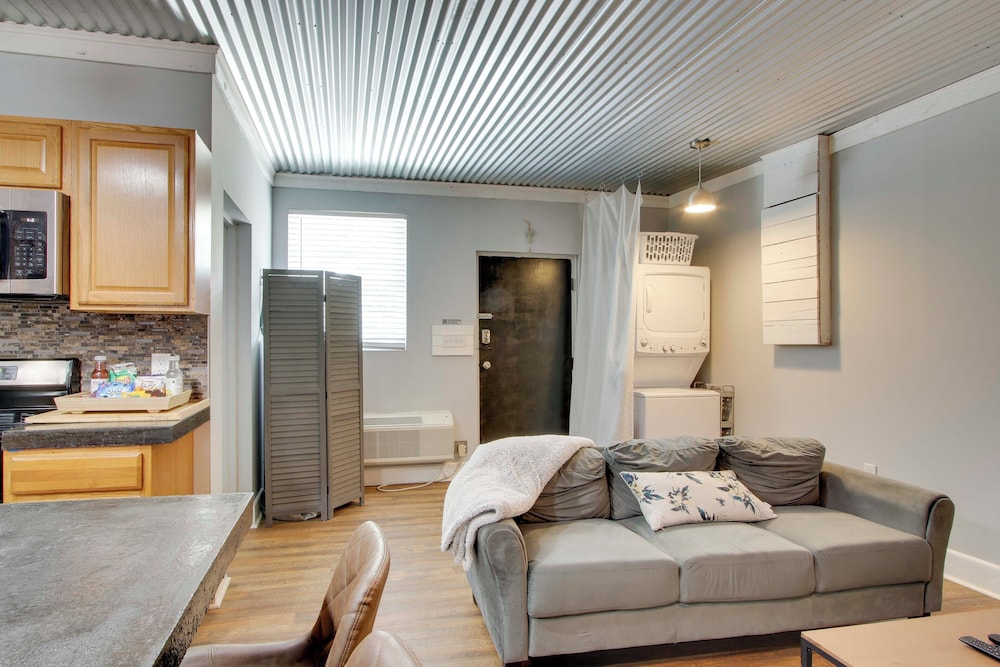 Commuter-friendly Rental Unit in Greenwood!