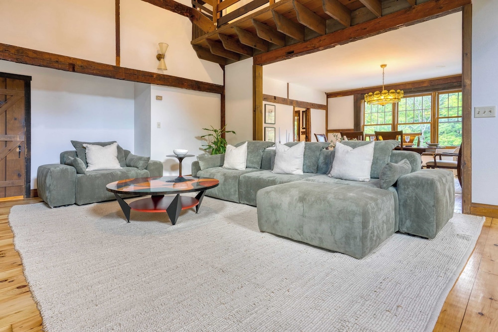 Historic Barn Retreat w/ Pool & Pond Views Longview Pond Lodge by Avantstay